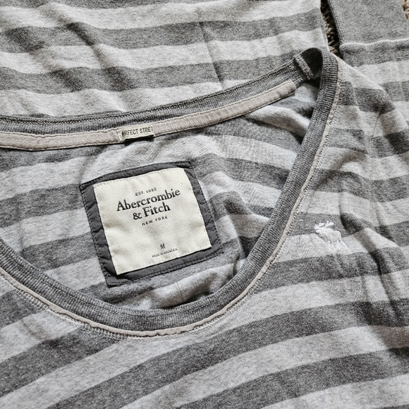Vintage Abercrombie and Fitch long sleeve top - Picture 3 of 4